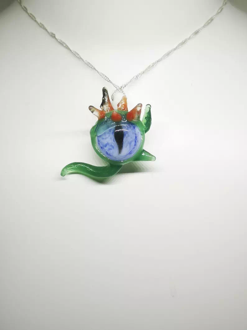 pendentif eyes dragon loo