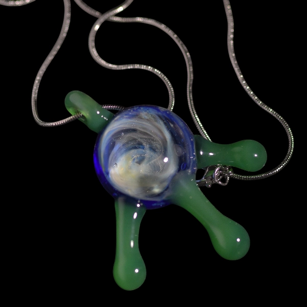 pendentif glue vague