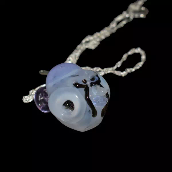 Pendentif en verre soufflé fait main - Freezer