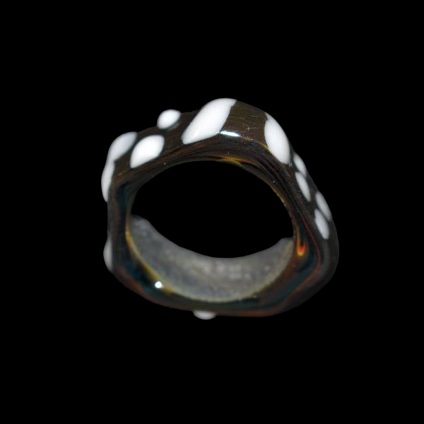 bague en verre soufflé de murano oeufs et espace