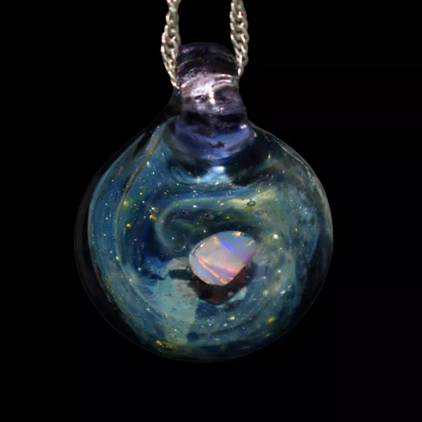Pendentif en verre soufflé fait main - Galaxy cube 