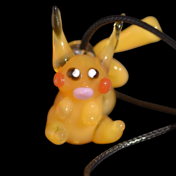 Pendentif en verre soufflé fait main - pikachu
