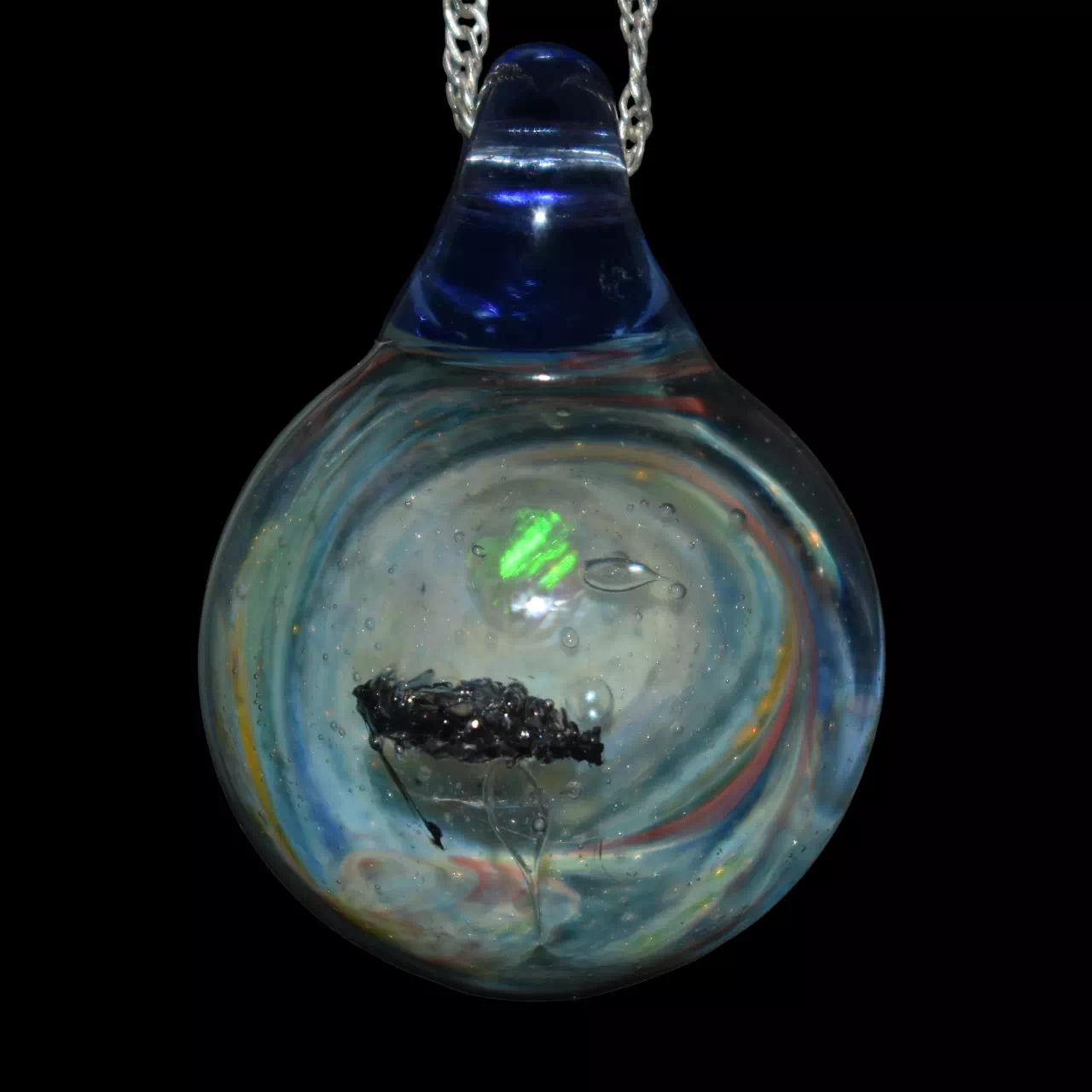 Pendentif en verre soufflé fait main - Ouamama